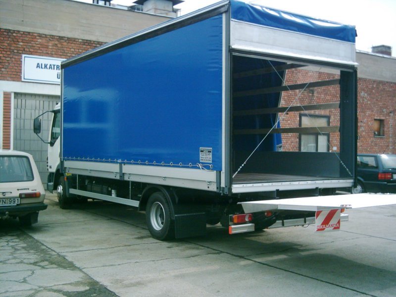 teherautó ponyva kék színben